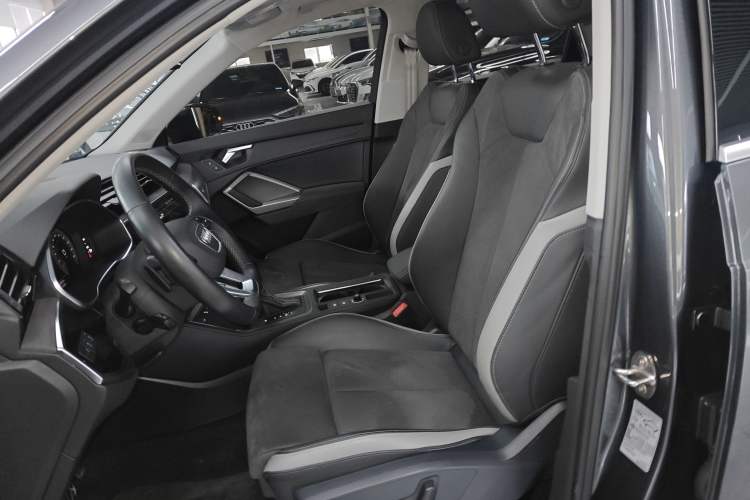 Used Audi Q3 2023 35 TFSI Fashion Dynamic Model (1.5T)
