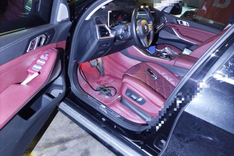 Used BMW X5 2023 xDrive 30Li Luxury M Sport Package Interior 3