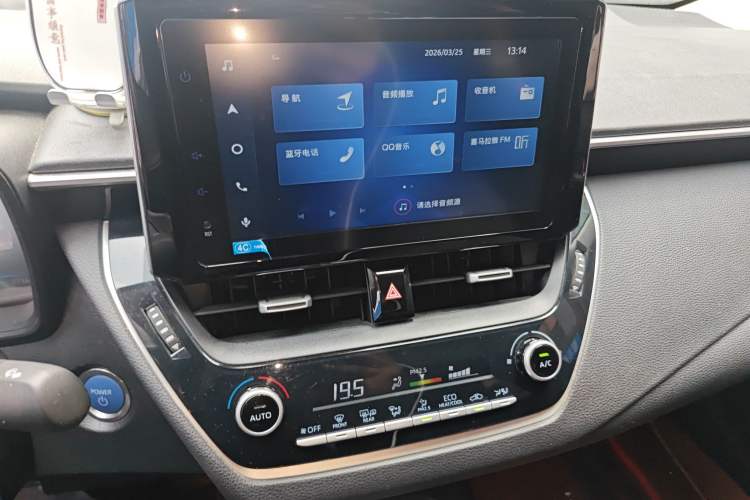 Used Toyota Corolla 2021 Dual-Motor 1.8L E-CVT Elite Edition Audio And AC Panel