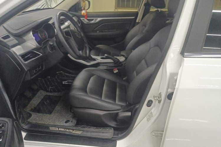 Used Geely Auto Vision 2019 Upgraded Model 1.5L Manual Luxury Version China VI Standard