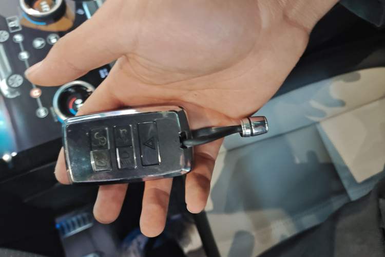 Used Land Rover Range Evoque 2020 249 PS R-DYNAMIC S Blackened Sport Technology Edition Vehicle Key