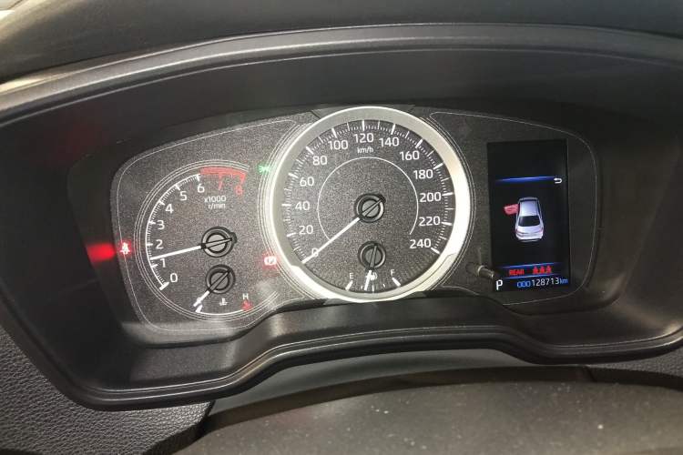 Used Toyota Levin 2019 185T CVT Luxury Edition China VI Standard Odometer Close Up