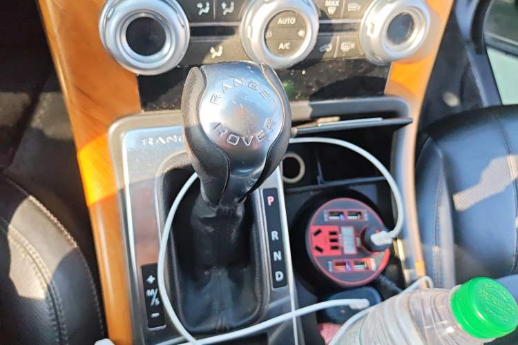 Used Land Rover Range Sport 2013 3.0 TDV6 Diesel Edition Gear Lever