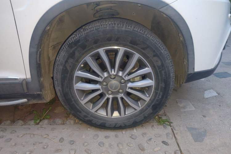 Used Haval H6 2015 Sport Edition 1.5T Automatic Two-Wheel Drive Luxury Model Right Front Wheel Hub