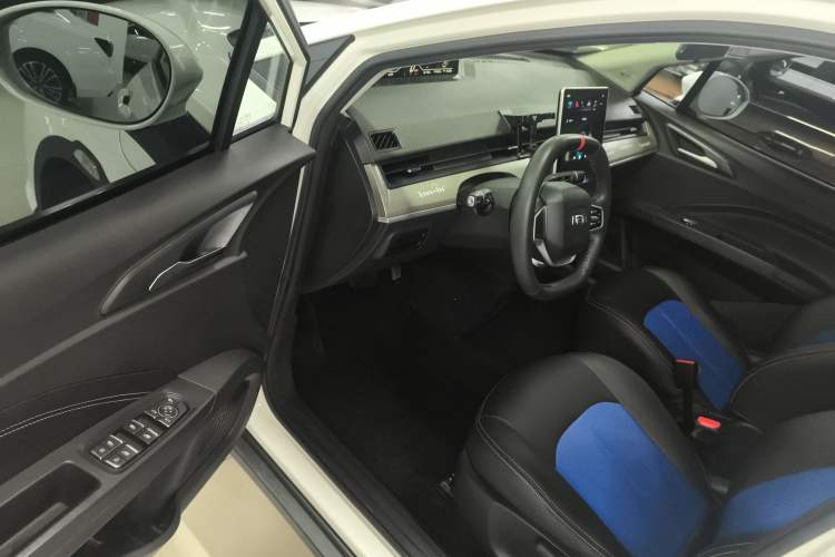 Used NETA V 2022 Chao 300 Lite Lithium Iron Phosphate Driver Seat