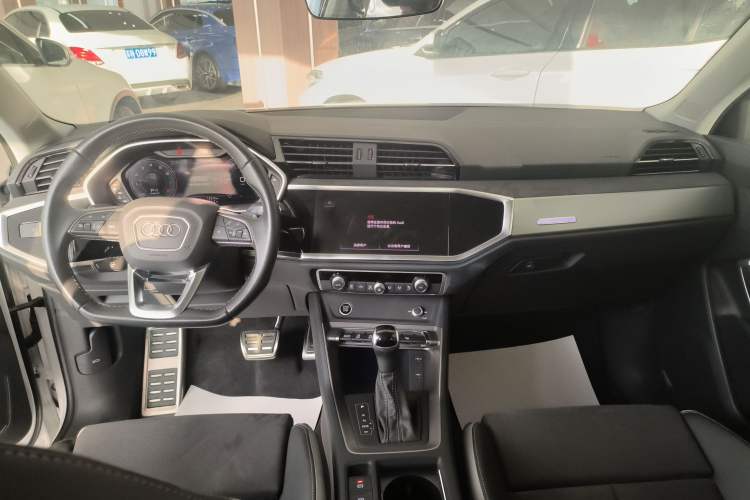 Used Audi Q3 2023 40 TFSI Fashion Dynamic Model