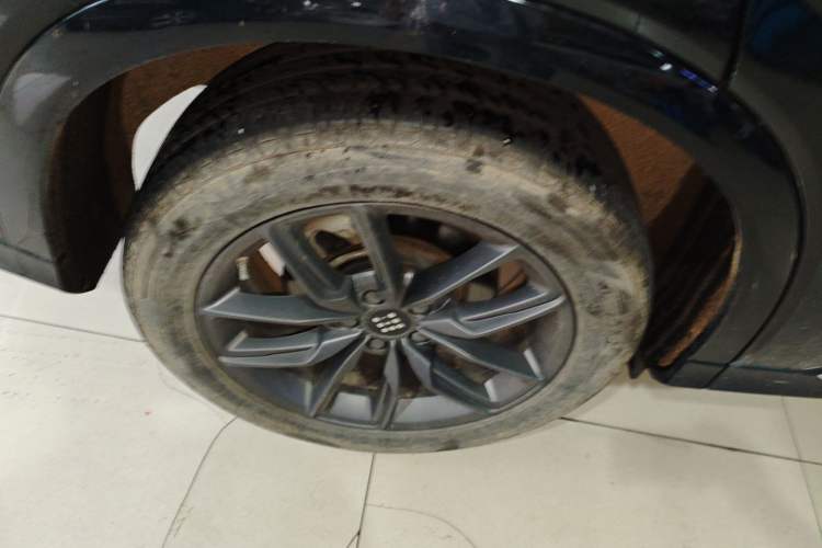 Used Landian E5 2023 1.5L DE-i 100KM Comfort Edition 7-Seater Right Rear Wheel Hub