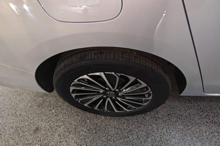 Used Buick GL8 New Energy 2025 Lushang First-Drive Edition 7-Seater