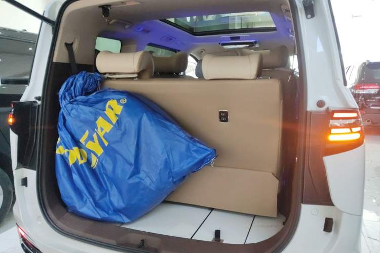 Used Bestune M9 2023 2.0T Prestige Edition
