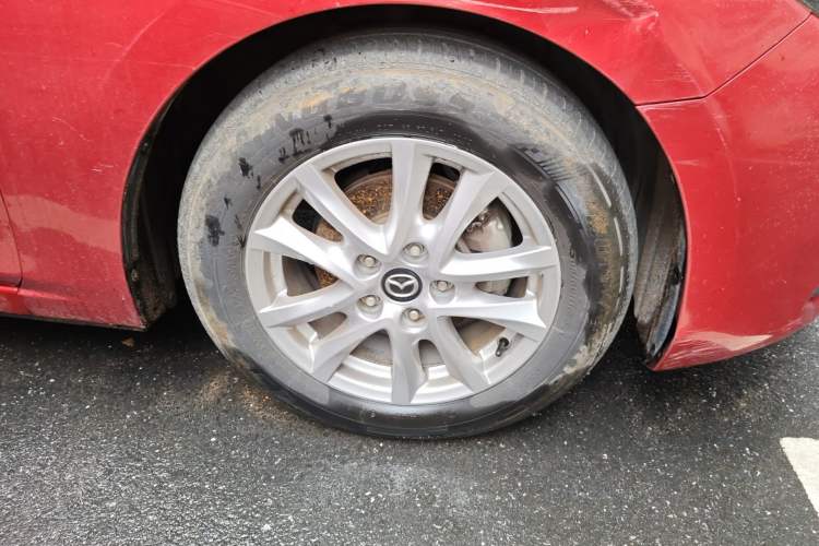 Used Mazda 3 Axela 2017 Sedan 1.5L Automatic Luxury Model Emission Standard China V Right Front Wheel Hub