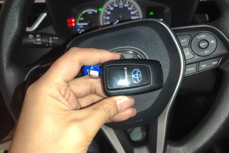 Used Toyota Corolla 2021 Dual-Motor 1.8L E-CVT Elite Edition Interior 1