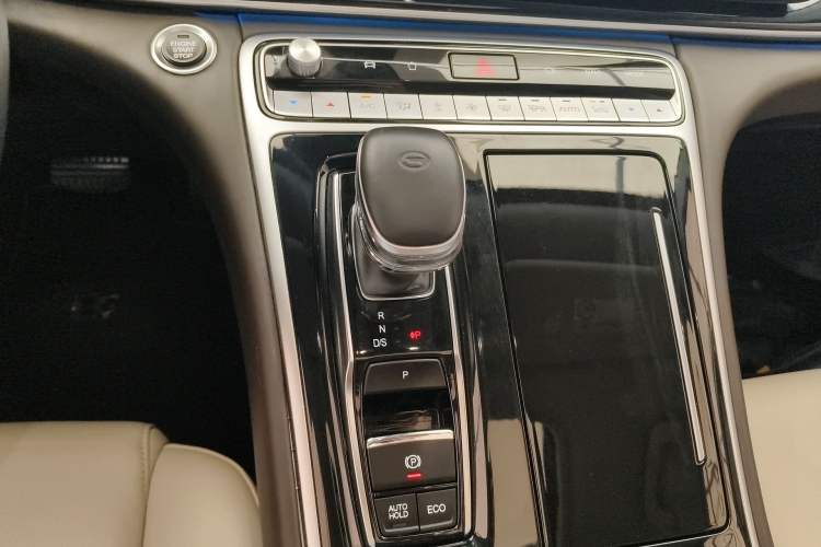 Used GAC Trumpchi M8 2023 Master Series 390T Ultimate Edition Gear Lever