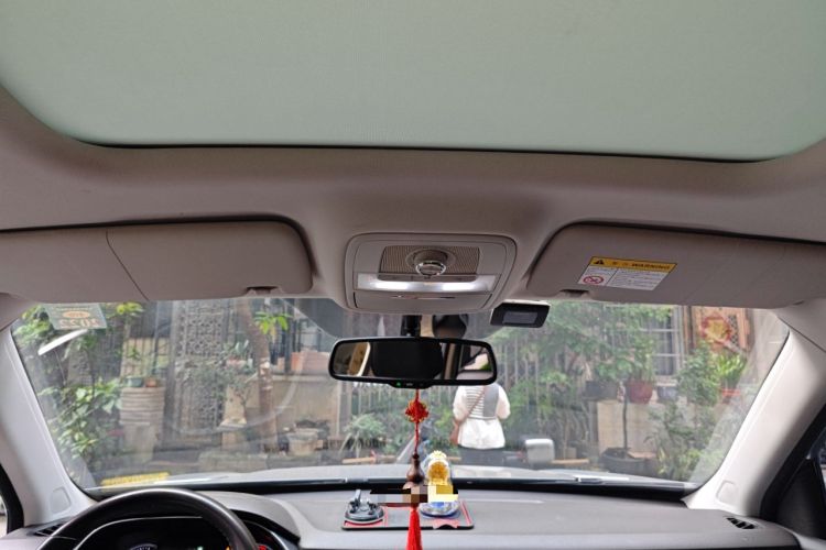 Used Roewe RX8 2018 30T Smart Connectivity Two-Wheel Drive Flagship Edition