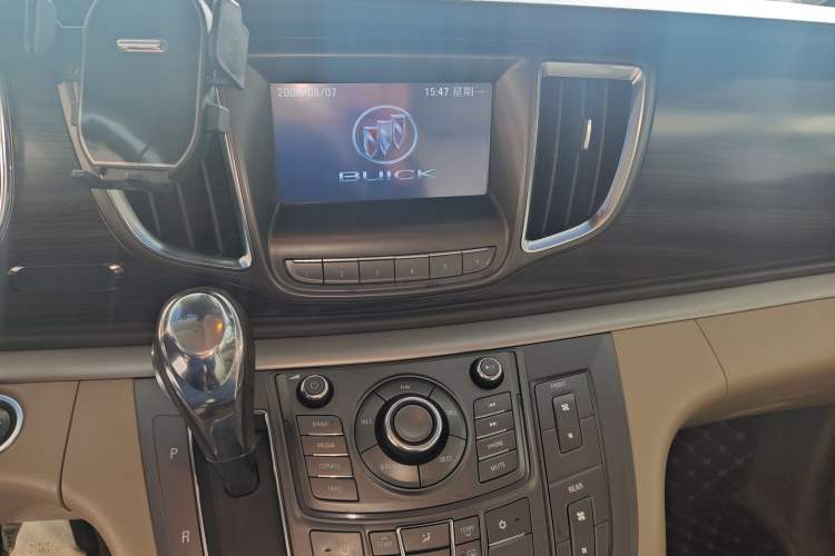 Used Buick GL8 2011 3.0L GT Luxury Business Haoya Edition