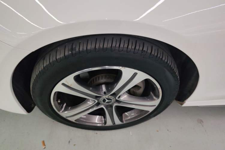 Used Mercedes-Benz E-Class 2016 E 200 L Sport Edition Left Front Wheel Hub