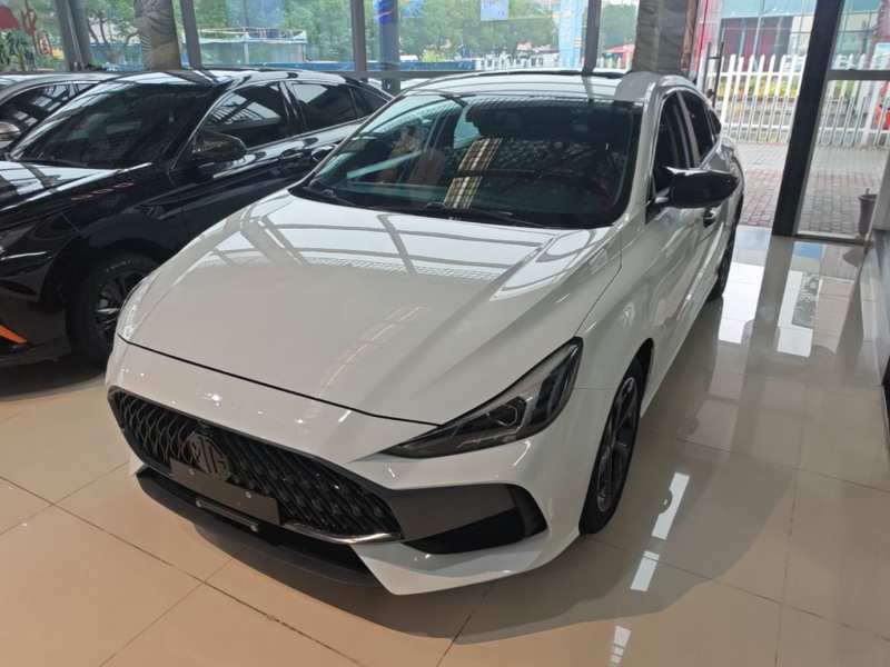 Used MG 5 2023 180 DVVT CVT Luxury Edition — 1