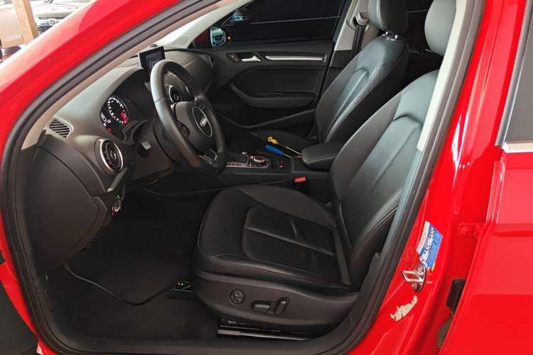 Used Audi A3 2014 Limousine 35 TFSI Automatic Comfort Model
