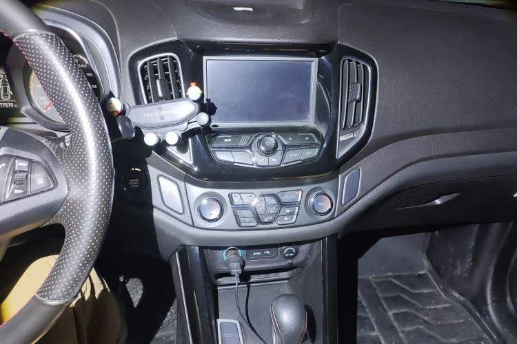 Used Chery Tiggo 5 2015 2.0L CVT Family Deluxe Edition