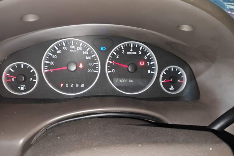 Used Buick GL8 2014 2.4L Classic Edition Odometer Close Up