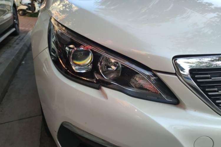 Used Peugeot 308 2018 230THP Automatic Luxury Edition Right Front Headlight