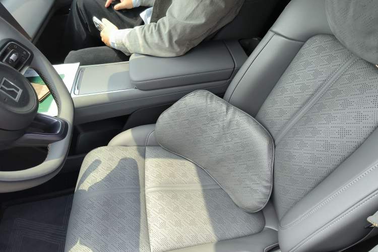 Used Zeekr 7X 2026 75kWh Rear-Drive MAX Edition Left Front Seat