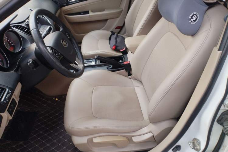 Used Bestune B50 2013 1.6L automatic luxury version Left Front Seat