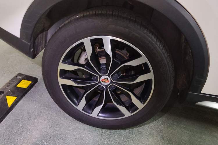 Used Roewe RX5 2016 30T Four-Wheel Drive Automatic Internet Smart Luxury Edition Right Rear Wheel Hub