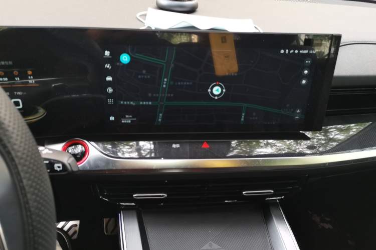 Used Roewe RX5 eMAX 2022 1.5T PHEV Fearless Prestige Edition
