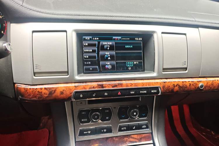 Used Jaguar XF 2014 XF 2.0T Luxury Edition Audio And AC Panel