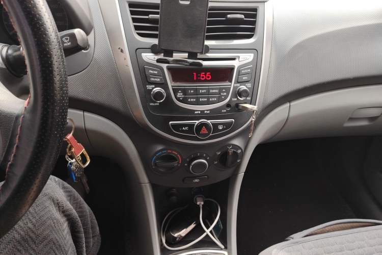 Used Hyundai Verna (older generation) 2014 1.4L Manual Smart GLS Trim
