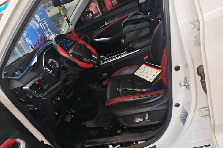 Used SOL X8 2021 300T DCT Luxury Smart Connect Edition 6 Seats