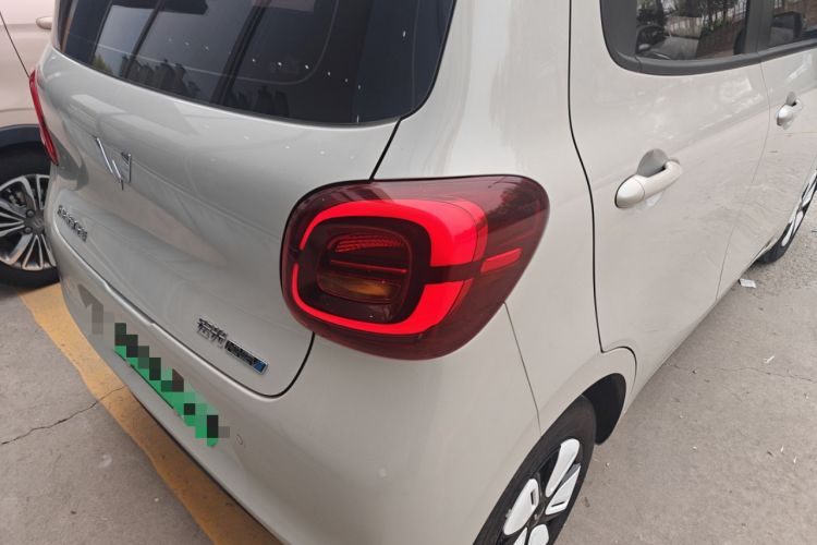 Used Wuling Hongguang MINIEV 2025 Four-Door Version Advanced Edition Right Rear Taillight
