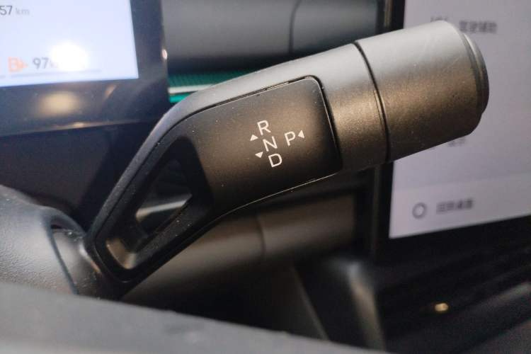 Used Lynk & Co 07 2024 EM-P 126 Long-Range Halo Gear Lever