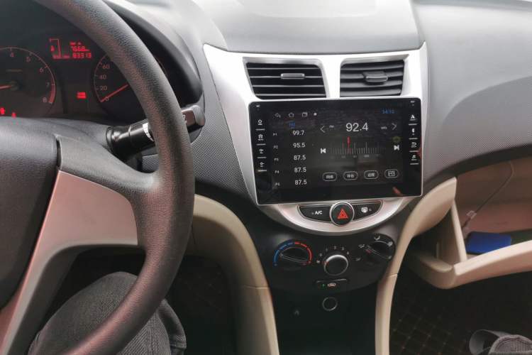 Used Hyundai Verna (older generation) 2014 1.4L Manual Smart GLS Trim