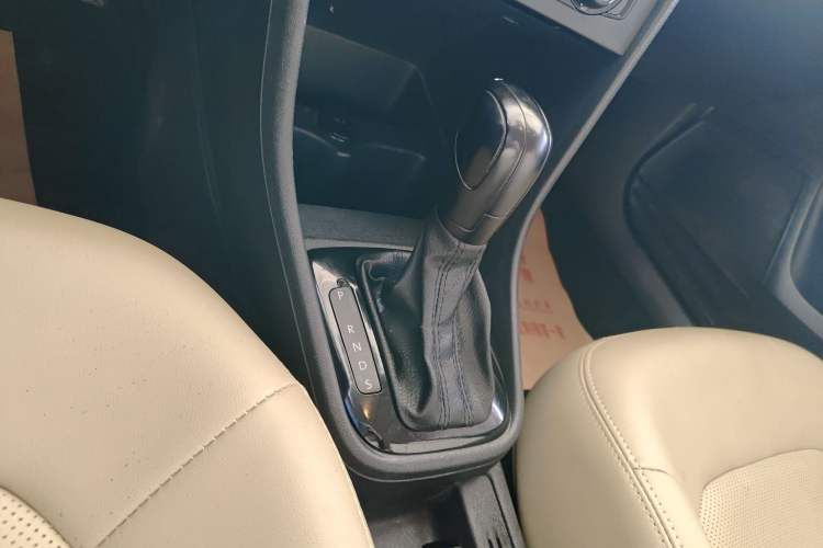 Used Volkswagen Santana 2015 1.6L Automatic Fashion Edition
