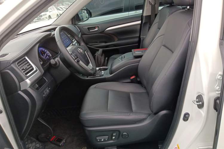 Used Toyota Highlander 2018 2.0T Four-Wheel Drive Prestige Version 7 Seats China VI Standard