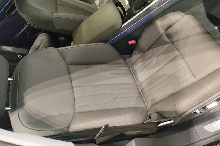 Used Audi A8 2025 A8L 45 TFSI quattro Luxury Model
