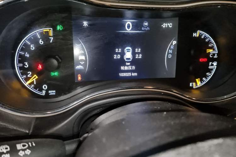 Used Jeep Grand Cherokee 2016 3.0L Comfort Navigation Edition Odometer Close Up