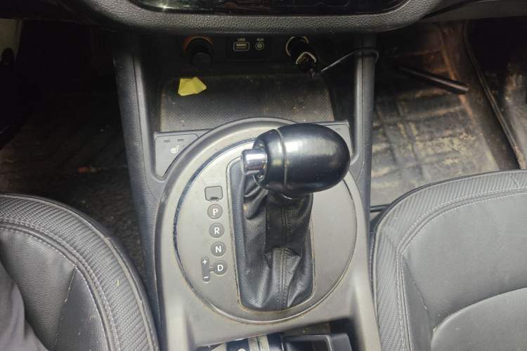 Used Kia Sportage R 2015 2.0L Automatic Two-Wheel Drive DLX Model
