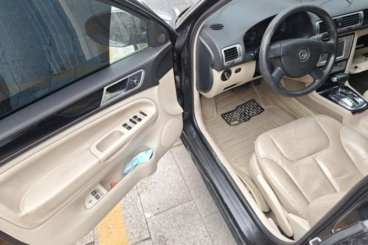 Used Volkswagen Passat 2011 1.8T Automatic Luxury Model
