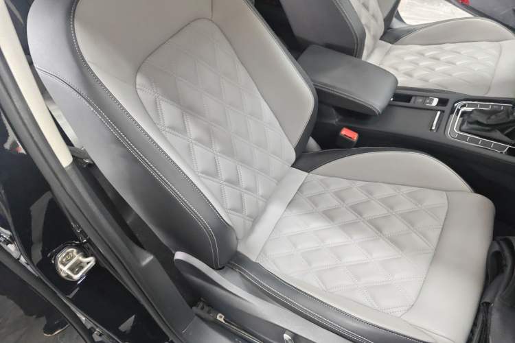 Used Volkswagen Magotan 2023 2 Million Units Limited Edition 280TSI DSG Leading Version Right Front Seat