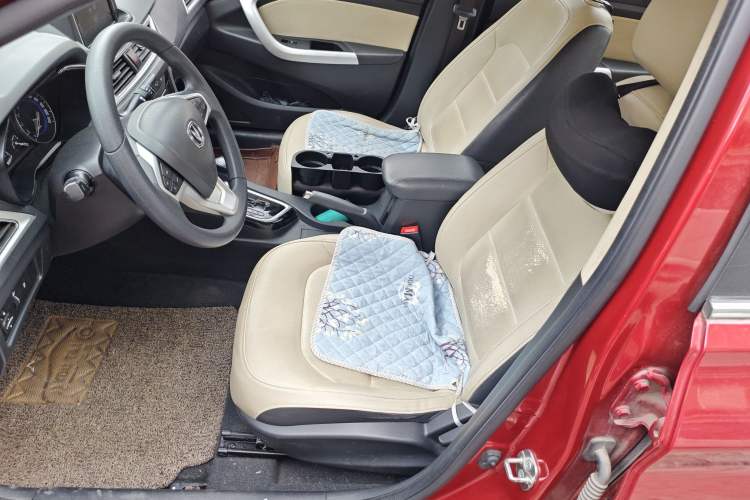 Used CHANGAN Alsvin V7 2015 1.6L Automatic Enjoyment Model China IV Standard
