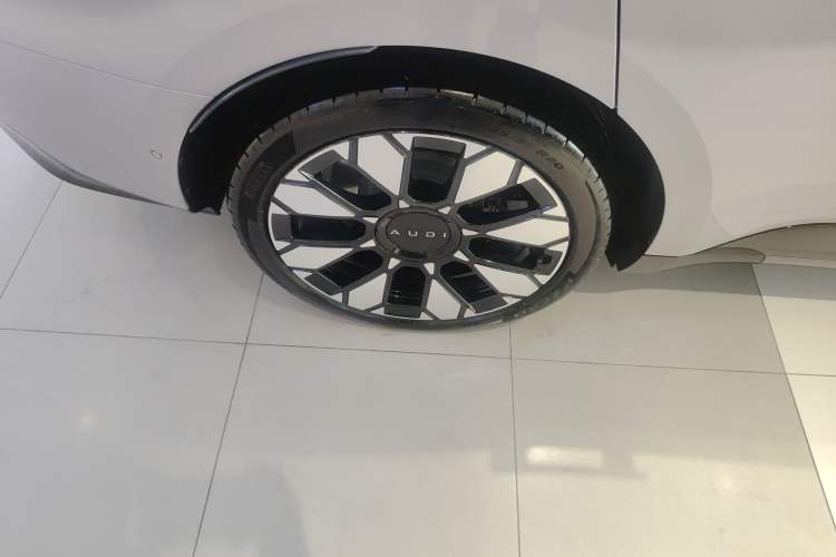 Used Audi E5 Sportback 2026 Flagship Quattro Model Right Rear Wheel Hub