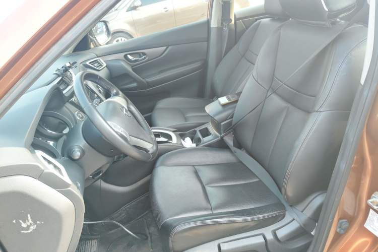 Used Nissan X-Trail 2015 2.0L CVT Comfort MAX Edition 2WD
