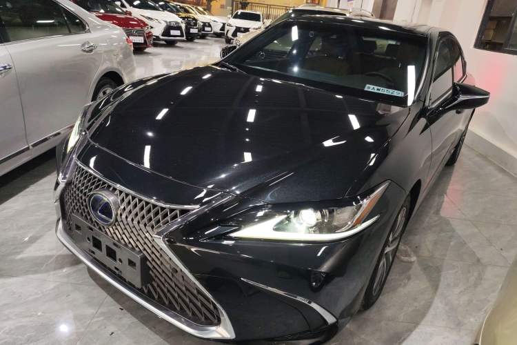 Used Lexus ES 2018 300h Premier Edition China VI Standard