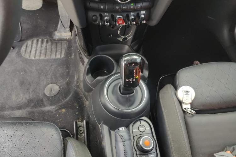 Used MINI MINI 2018 1.5T COOPER Artist Five-Door Edition