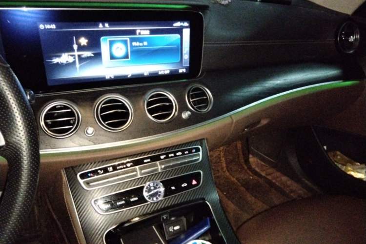 Used Mercedes-Benz E-Class 2016 E 300 L Sporty and Stylish Model
