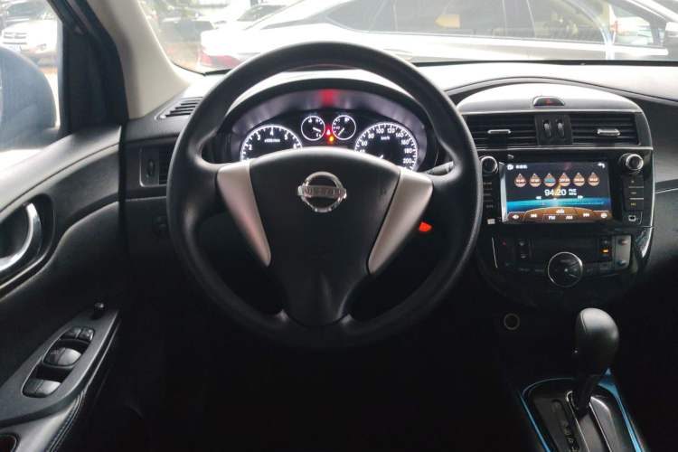 Used Nissan Tiida 2011 1.6L CVT Smart Version