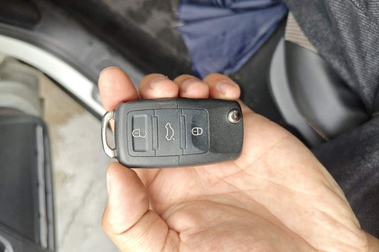 Used Volkswagen C-TREK 2017 230TSI DSG Comfort Version Vehicle Key