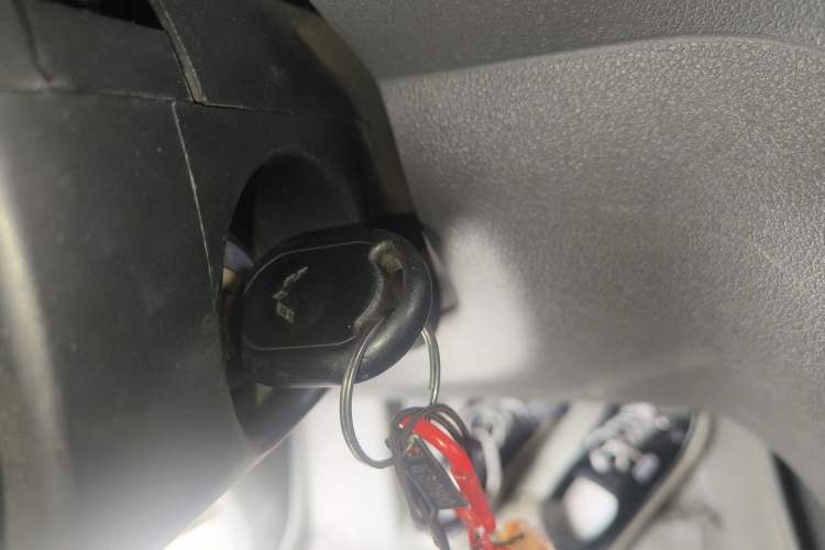 Used Wuling Hongguang 2013 1.5L Base Version
